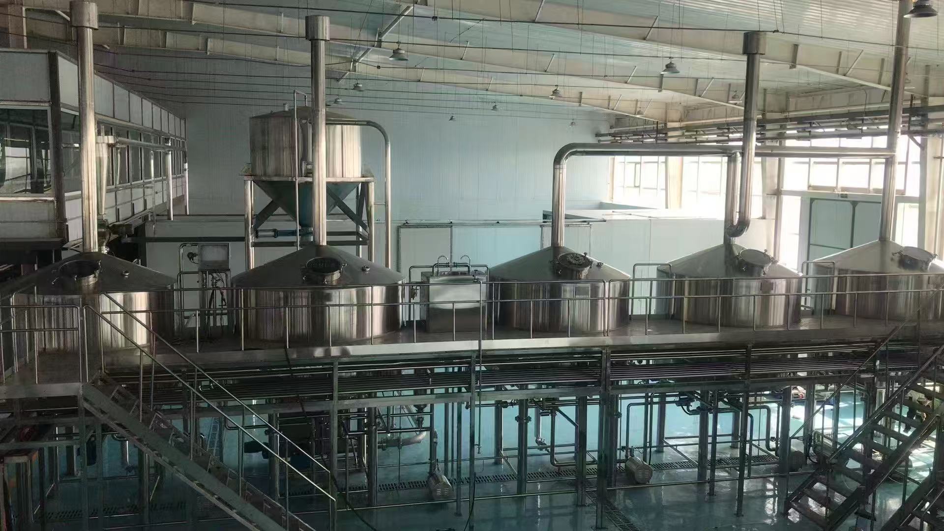 西峰精酿啤酒设备厂—精酿啤酒设备主要生产工艺与核心技术